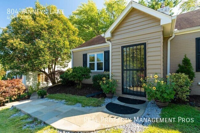 Foto del edificio - 804 Janneys Ln