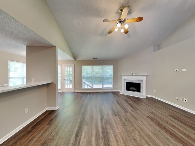 Building Photo - 11200 Astoria Dr