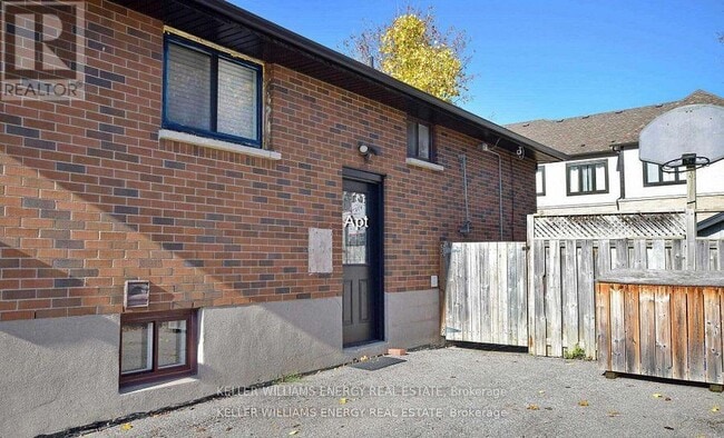 Building Photo - 772 Olive Ave