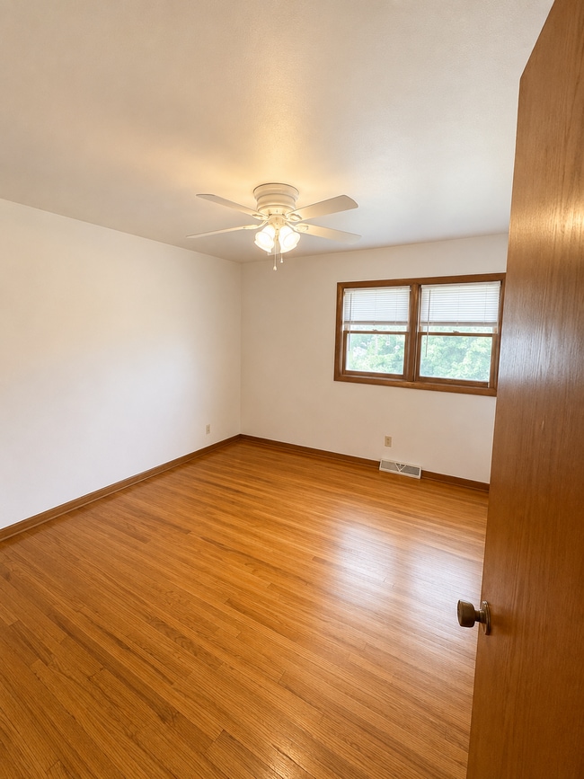 Building Photo - 2118 Melrose Dr