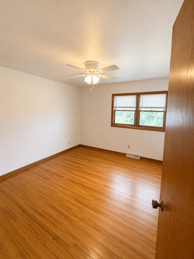 Foto del edificio - 2118 Melrose Dr
