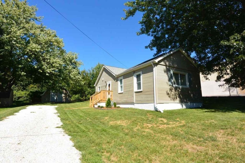 Primary Photo - 125 Riverview Dr