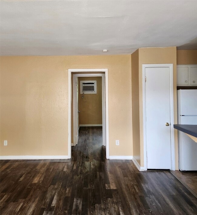 Foto del edificio - 6518 Sloan St