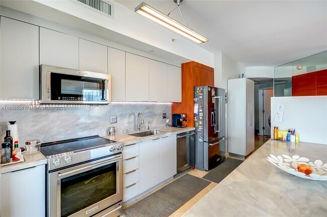 Foto del edificio - 3131 NE 188th St