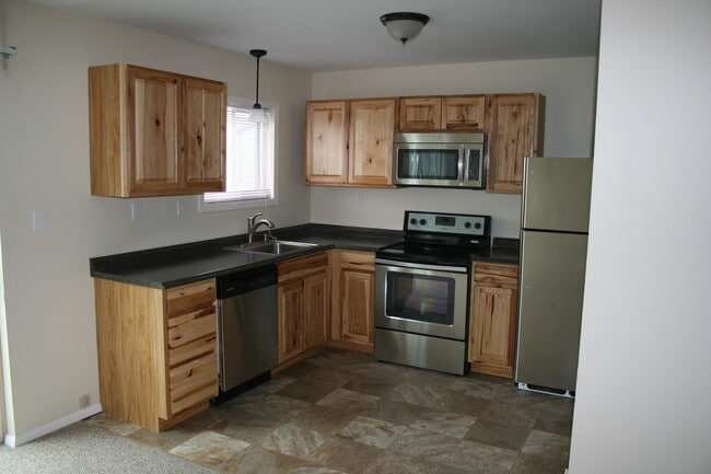 Building Photo - 725 Waverly Pl