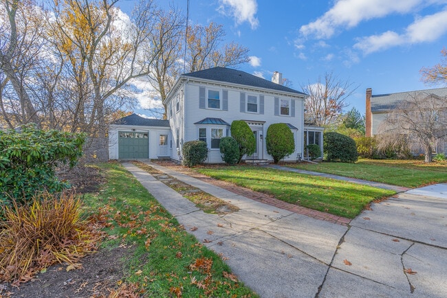 Building Photo - 83 Betsey Williams Dr