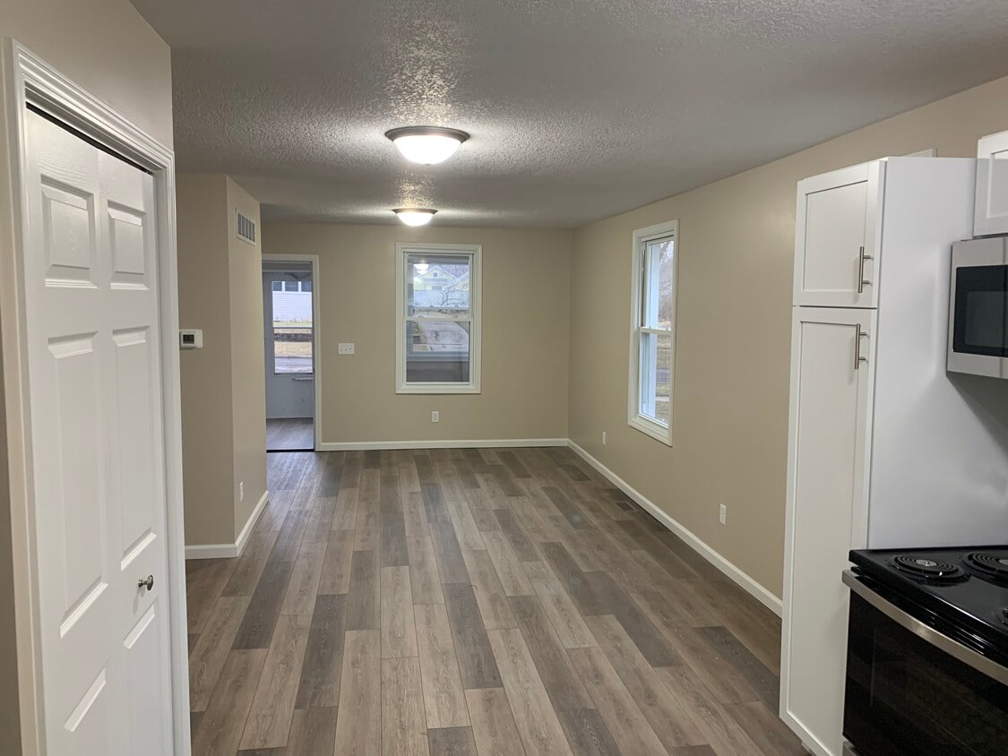 Building Photo - 512 Blackman St