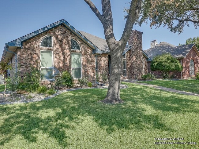 Building Photo - 4211 Meadow Ridge Dr