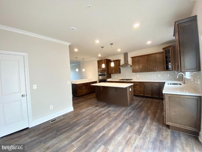 Building Photo - 3 br, 4 bath Townhome - 7126 Mchenry Mews