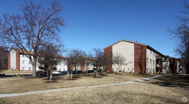 Foto del edificio - Blue Ridge Manor Apartments