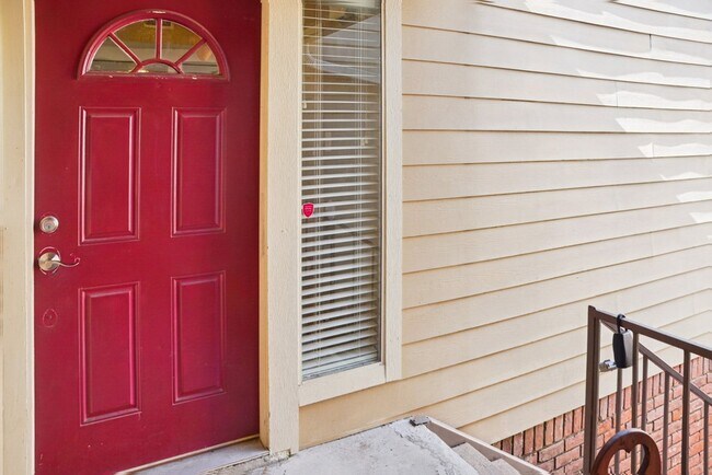 Building Photo - 5005 Georgi Ln