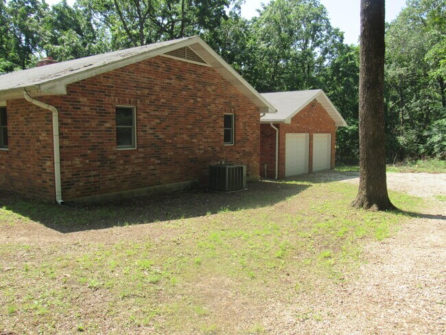 Building Photo - 171 Lookout Ln