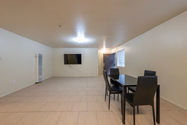 Foto del edificio - 5231 Huntington Dr