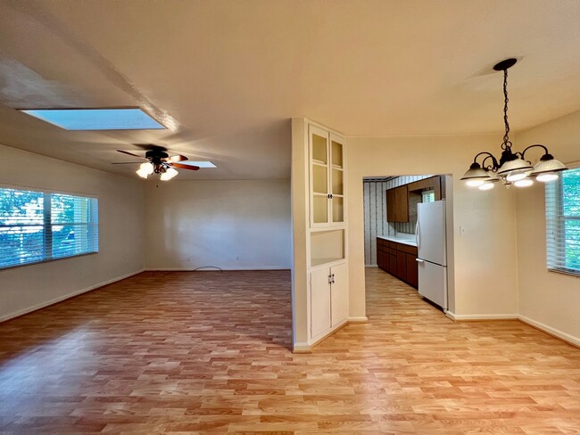 Foto del edificio - 1561 Dodd Rd
