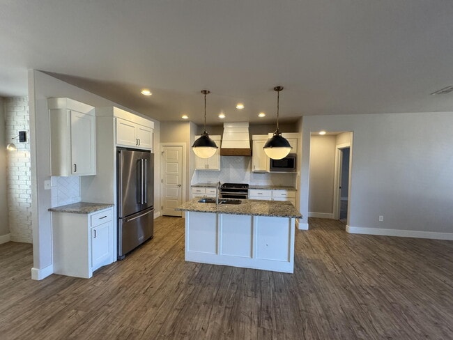 Building Photo - 5606 116th St