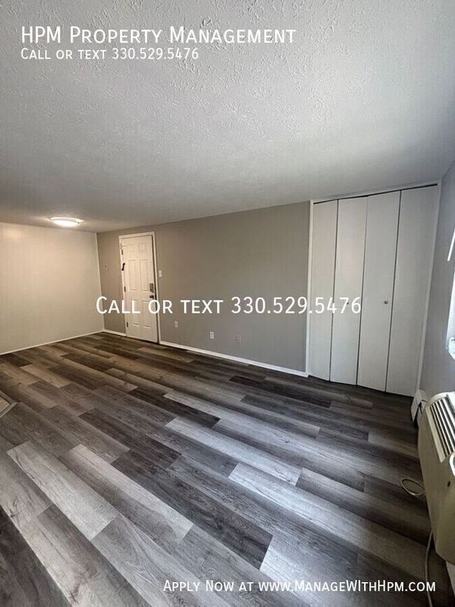 Foto del edificio - 20604 Lorain Rd