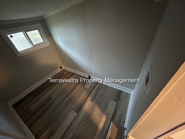 Foto del edificio - Renovated 3 Bed with parking! Eligible for $500 Security Deposit.