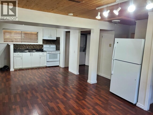 Building Photo - 2966 Cove Pl
