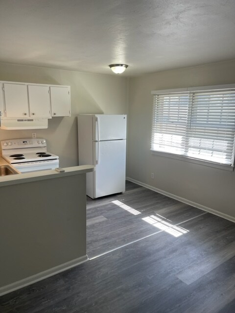 Building Photo - 161 D View Ave
