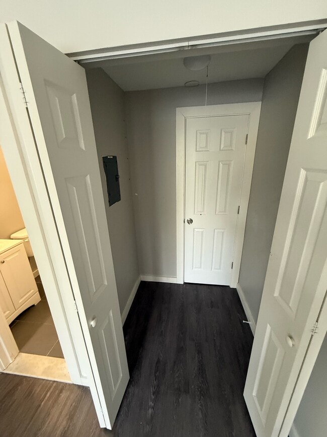 Building Photo - 77 E Main St