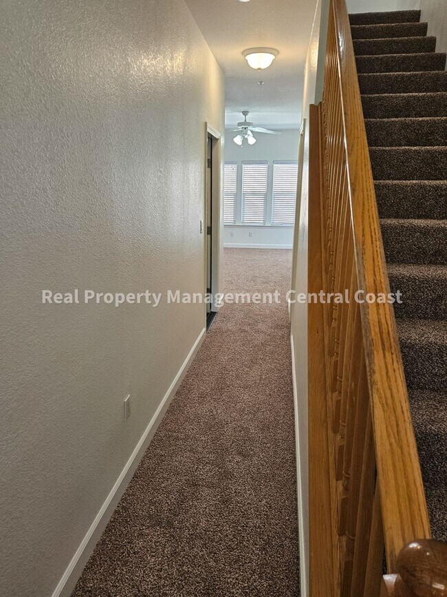 Foto del edificio - Spacious 3 Bed / 2.5 Bath Templeton Condo