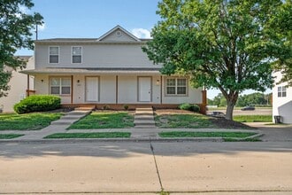 Building Photo - 2409-2411-2411 Northampton Dr