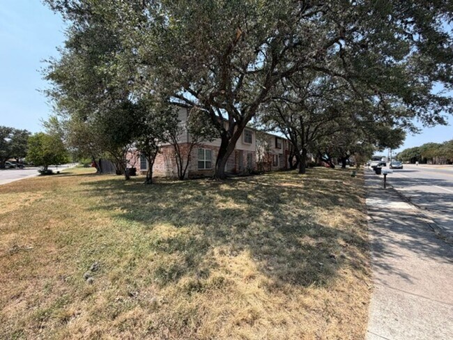 Foto del edificio - 14401 Brook Hollow Blvd
