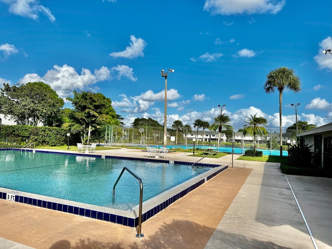 Primary Photo - 5704 Channel Dr