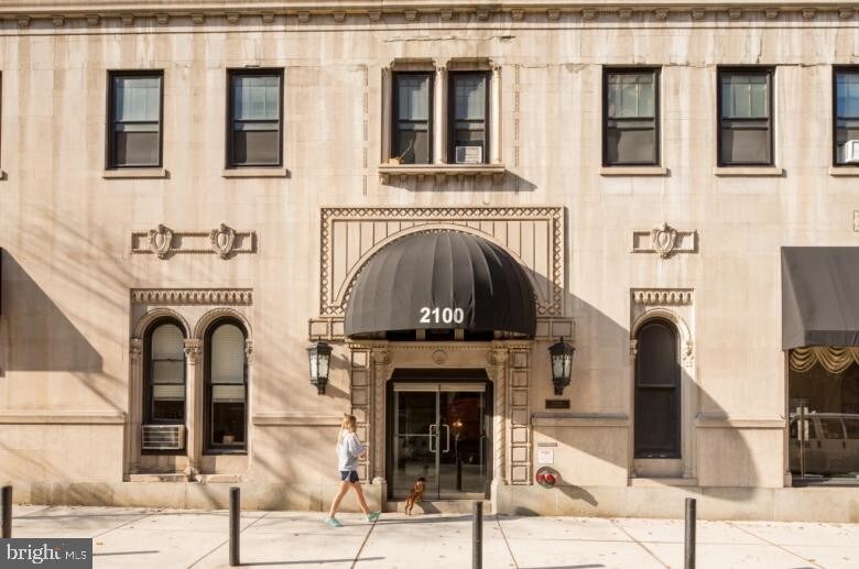 2102 Walnut St Unit 14E, Philadelphia, PA 19103 Room for Rent in