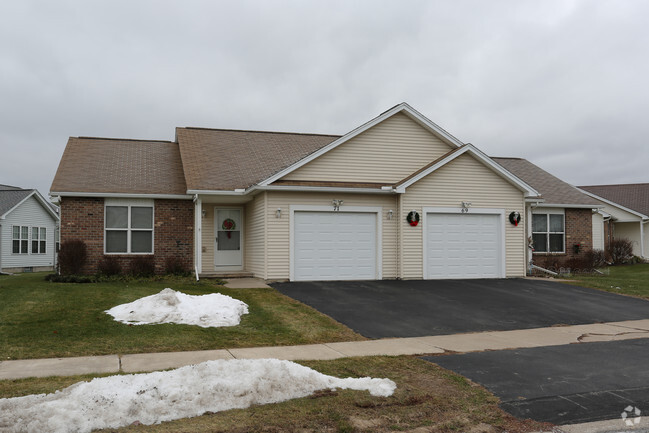 Building Photo - Unionville Station Senior Townhomes 55+