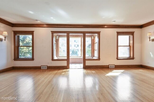 Foto del edificio - 5833 N Kenmore Ave