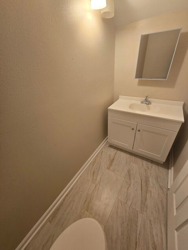 Foto del edificio - Charming 2 Bedroom Single Family Home