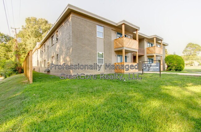 Building Photo - 4460 Powell Ave