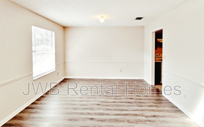 Building Photo - 8371 Cross Timbers Dr E