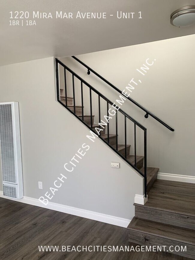 Building Photo - 1220 Mira Mar Ave