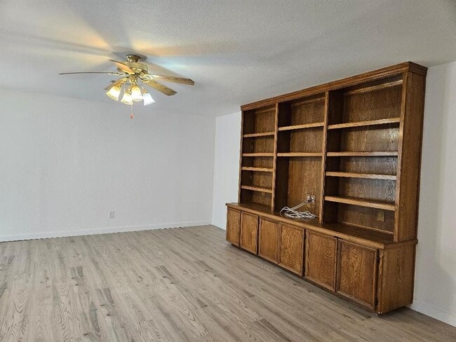 Foto del edificio - 1511 W Mesa Park Dr