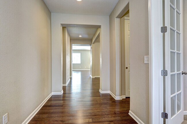 Building Photo - Location! Villages at Castle Rock 3bed/2.5...