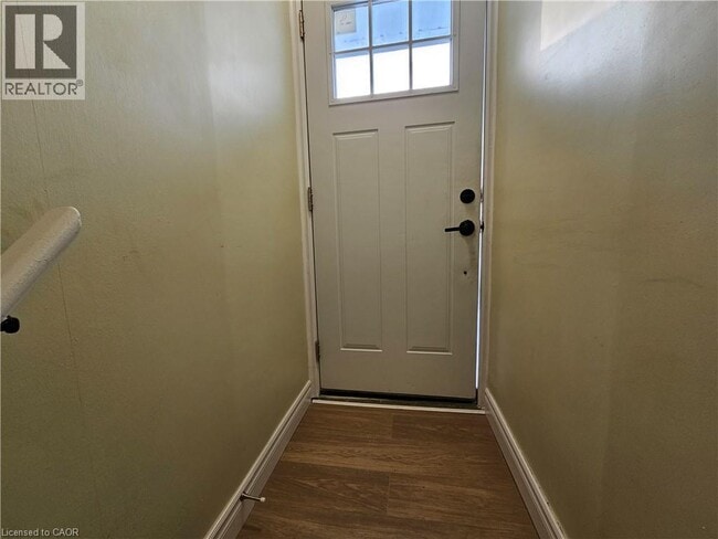 Building Photo - 102 Calmcrest Dr