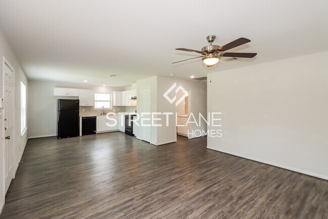 Building Photo - Charming 3 Bedroom in Houston!