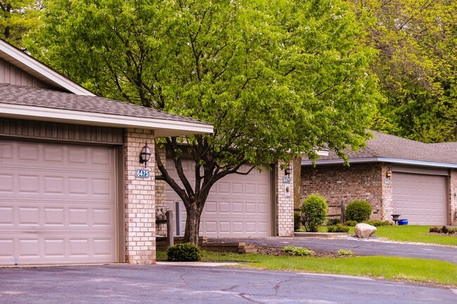 Building Photo - Tanager Creek Townhomes