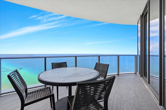 Building Photo - 15701 Collins Ave