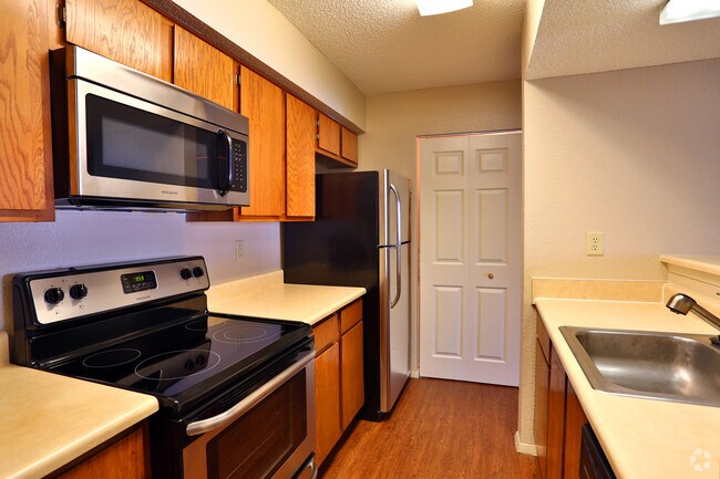 Cocina del apartamento de dos habitaciones - Savannah Square