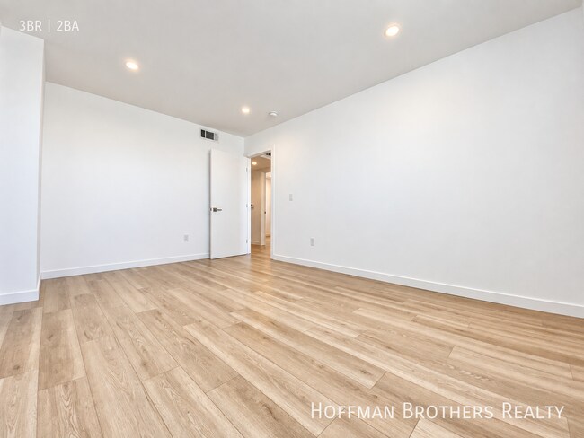 Foto del edificio - 233 Rosemont Ave