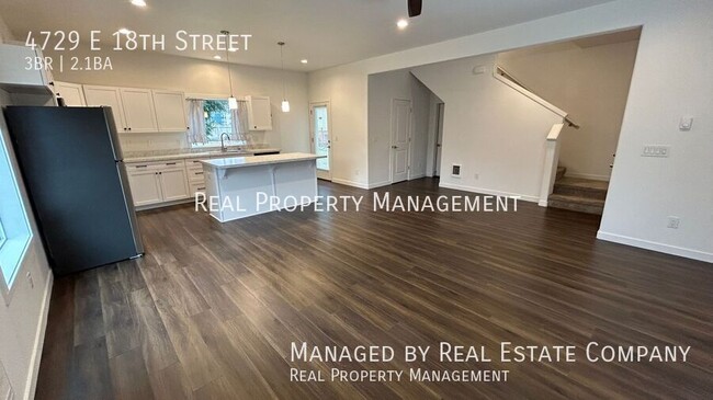 Foto del edificio - Newer Construction Vancouver Three Bed Tow...