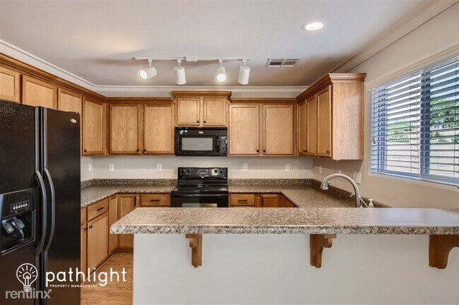 Foto del edificio - 4 br, 2 bath House - 22264 W Desert Bloom ...