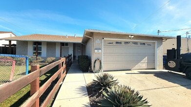 Building Photo - 28022 Thackeray Ave