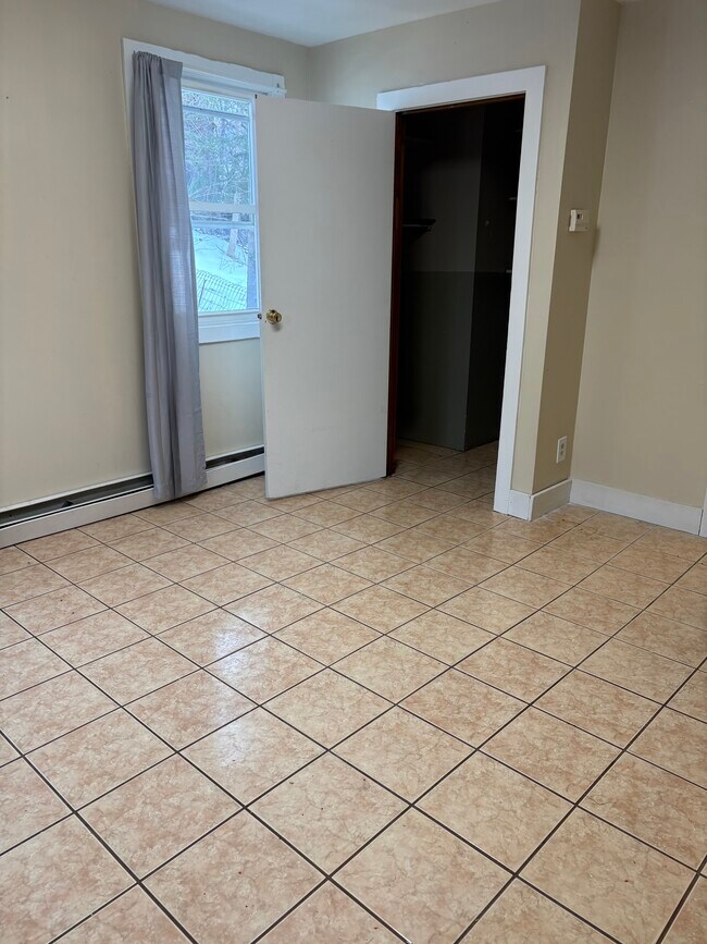 Building Photo - 836 6th St