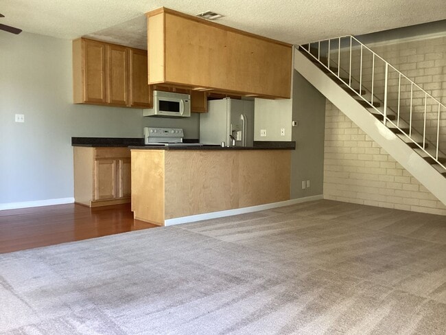 Building Photo - 460 W Alamos Ave