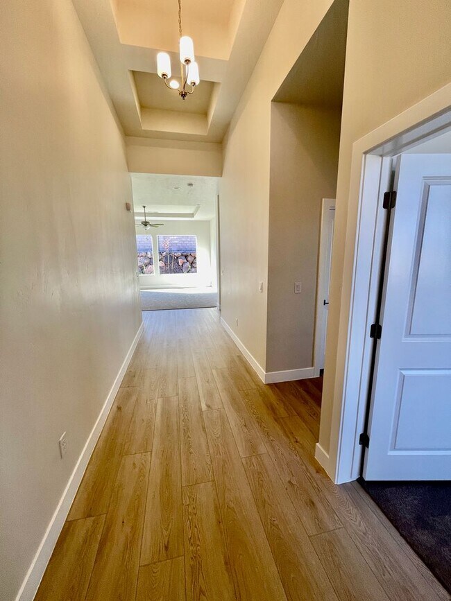 Foto del edificio - Four-Bedroom Home Near Shooting Star Park in Washington Fields