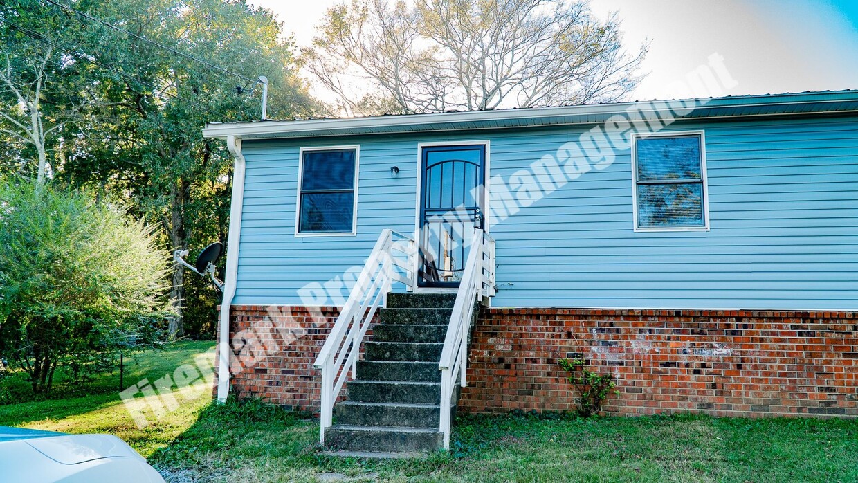 Primary Photo - 2 Bdr, 1 Bath, 1 Story Duplex (Left Side)